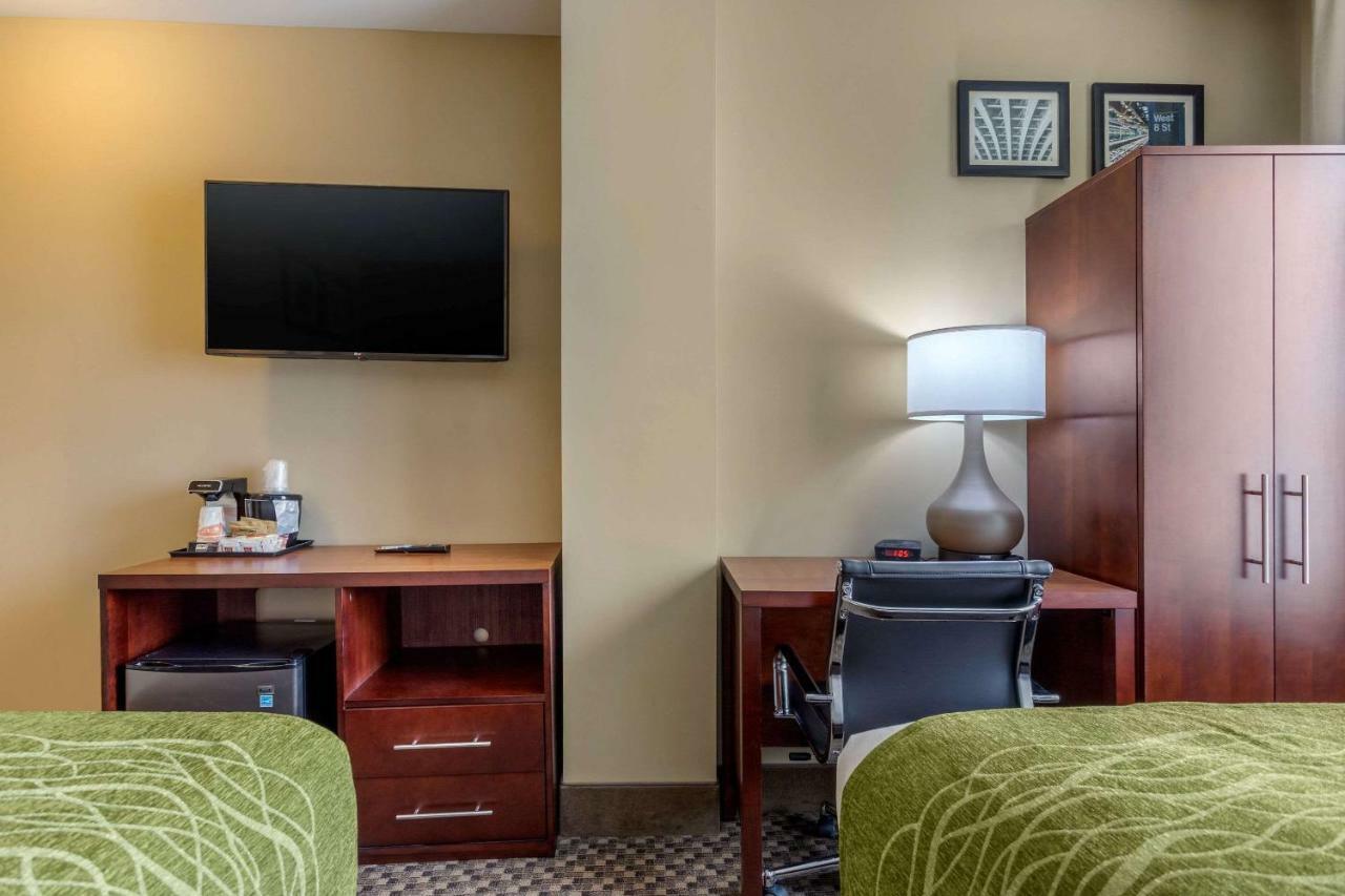 Manhattan View Hotel Нью-Йорк Экстерьер фото