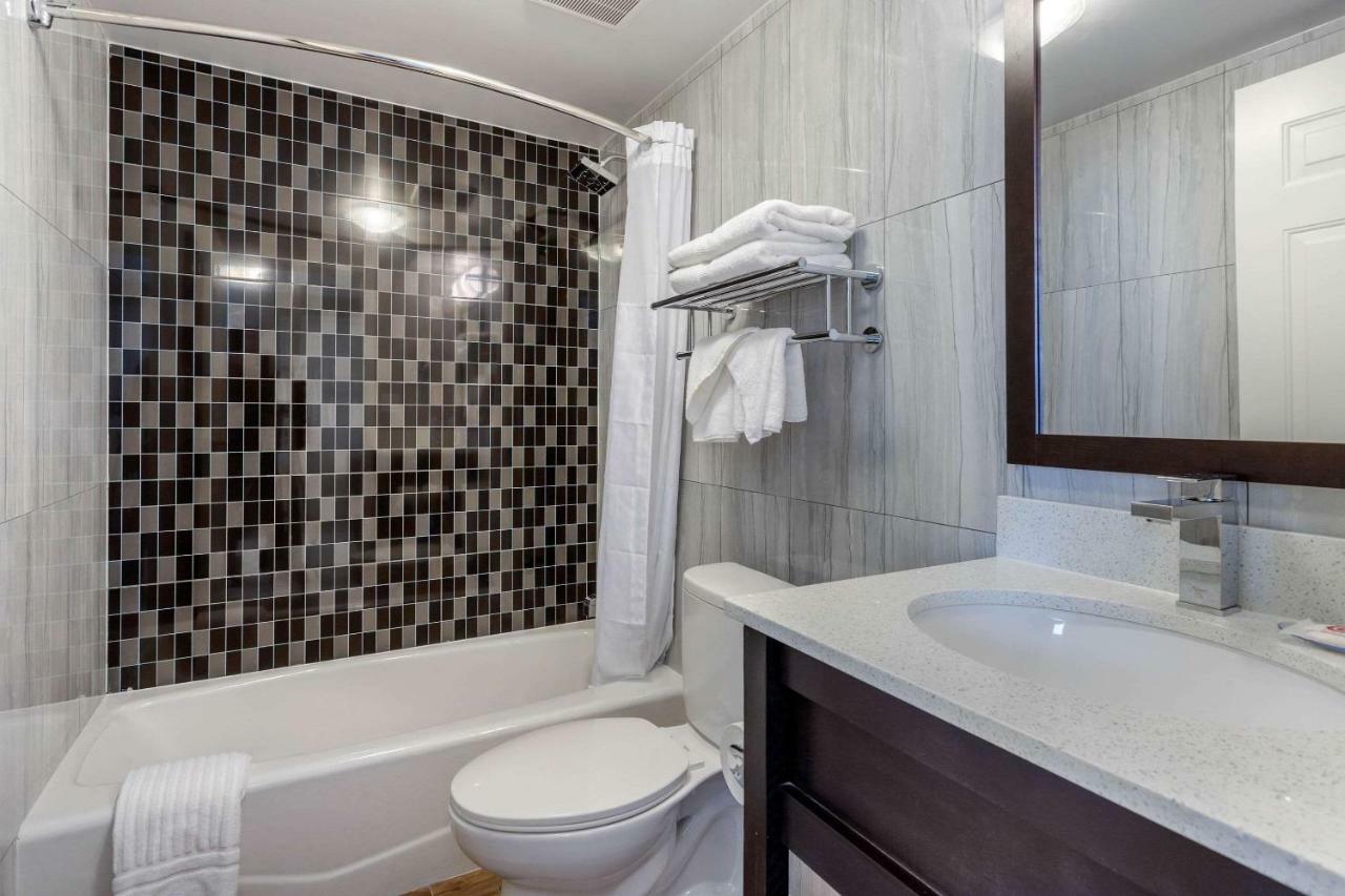 Manhattan View Hotel Нью-Йорк Экстерьер фото